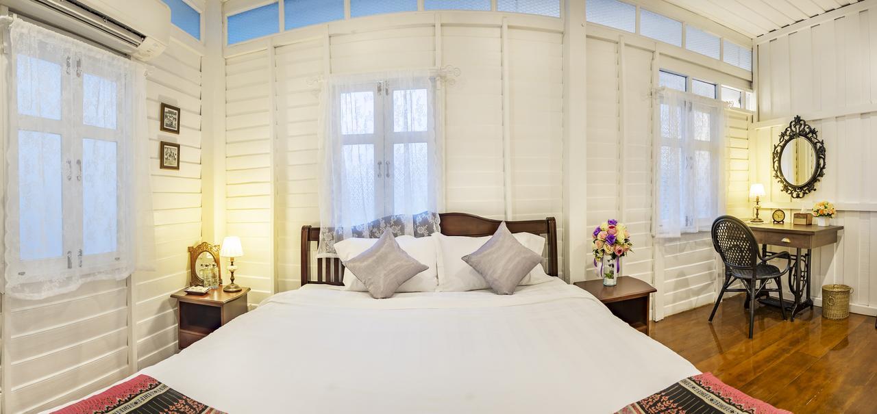 Baankachitpan Bangkok Hotel Exterior photo
