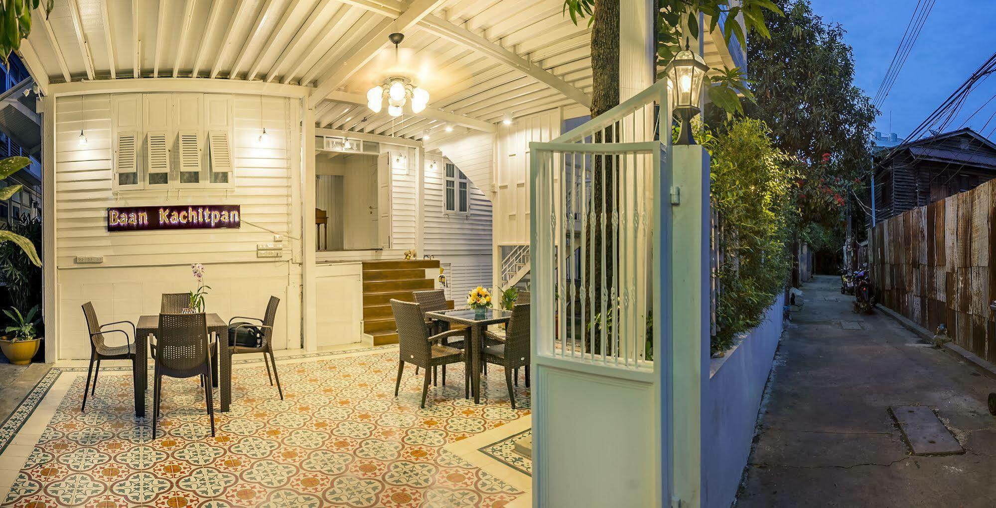 Baankachitpan Bangkok Hotel Exterior photo