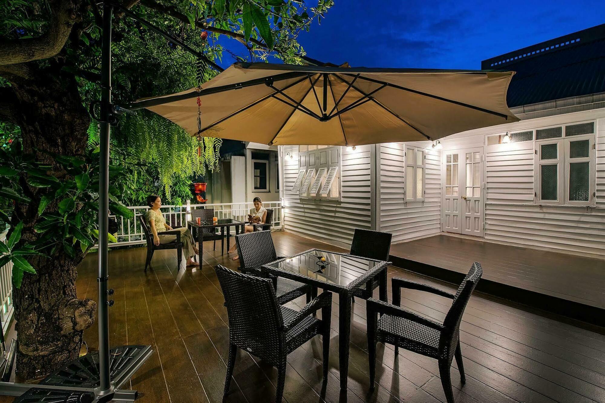 Baankachitpan Bangkok Hotel Exterior photo